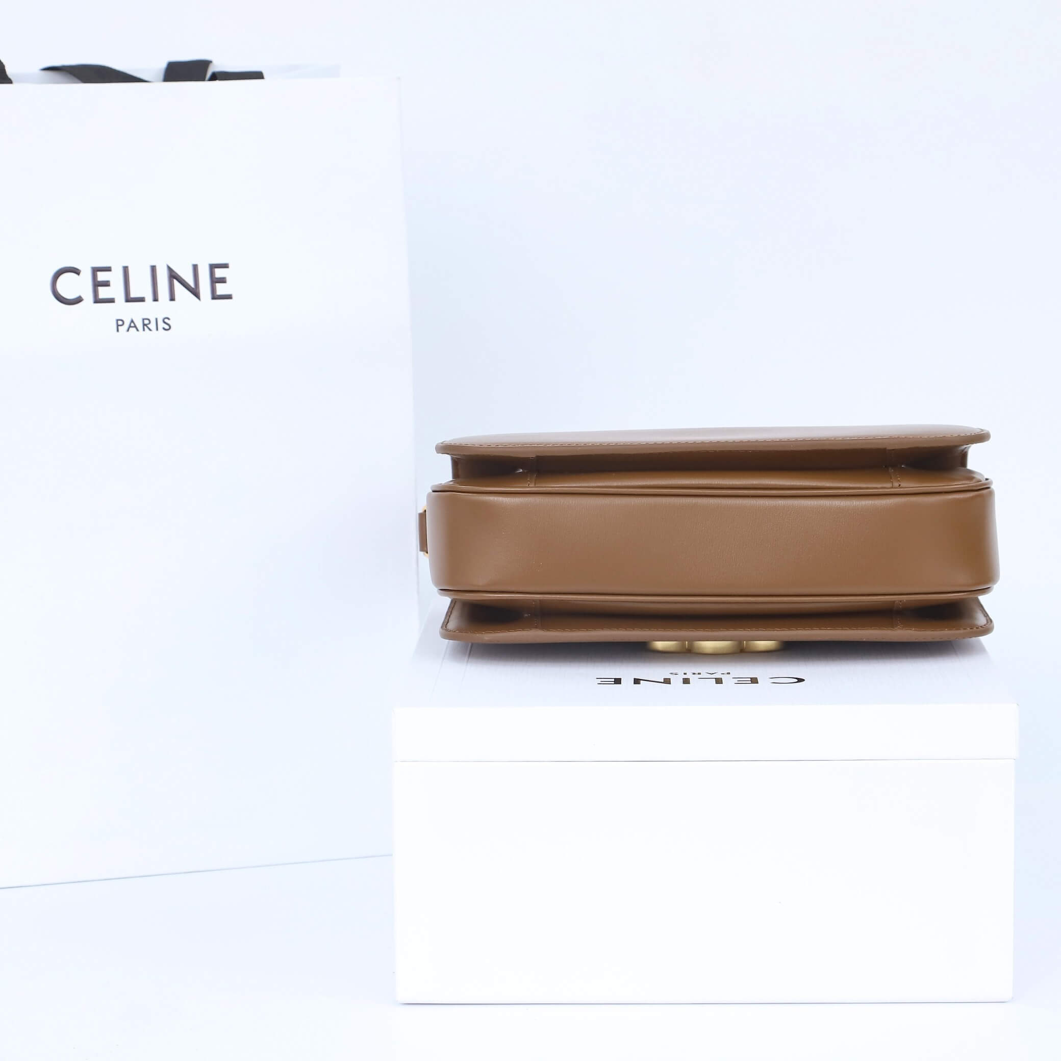 Ce**e classique triomphe bag in calfskin