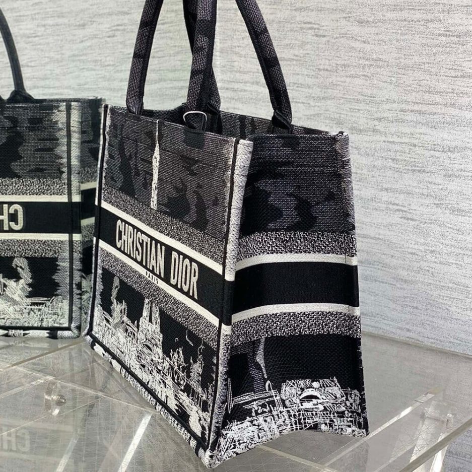 medium D*or book tote