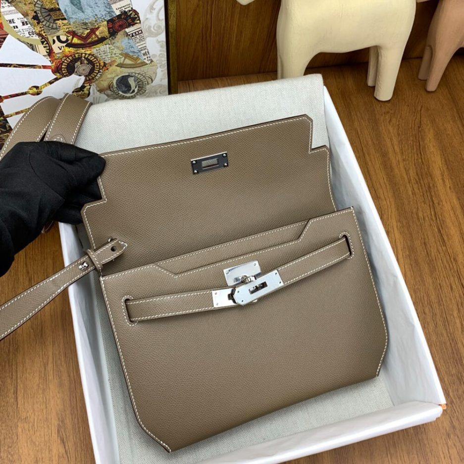 H**mes kelly depeches pouch