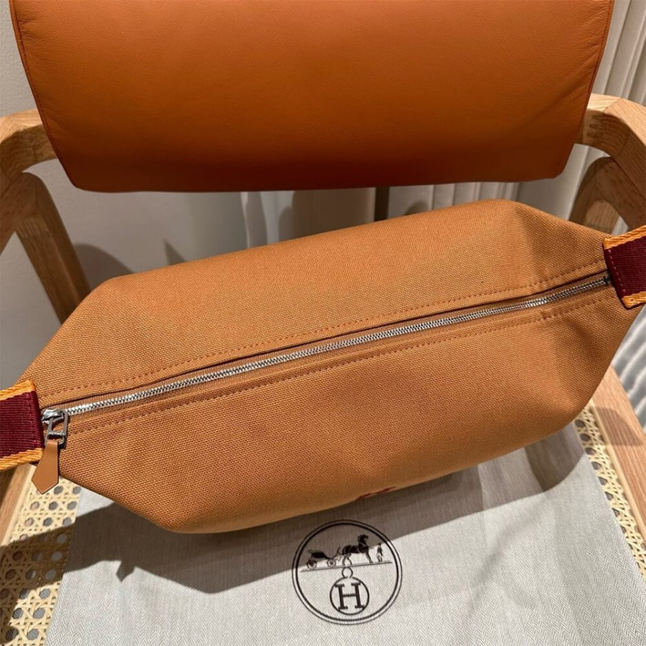 H**mes toiletery bag