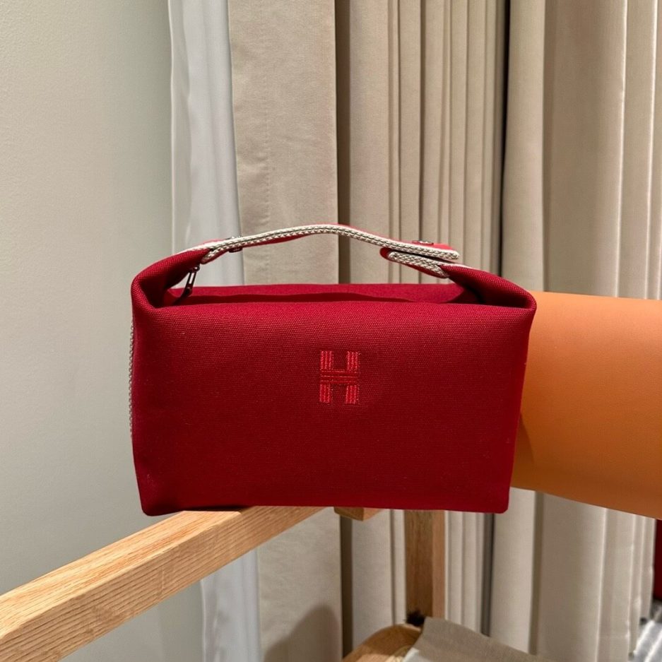 H**mes toiletery bag