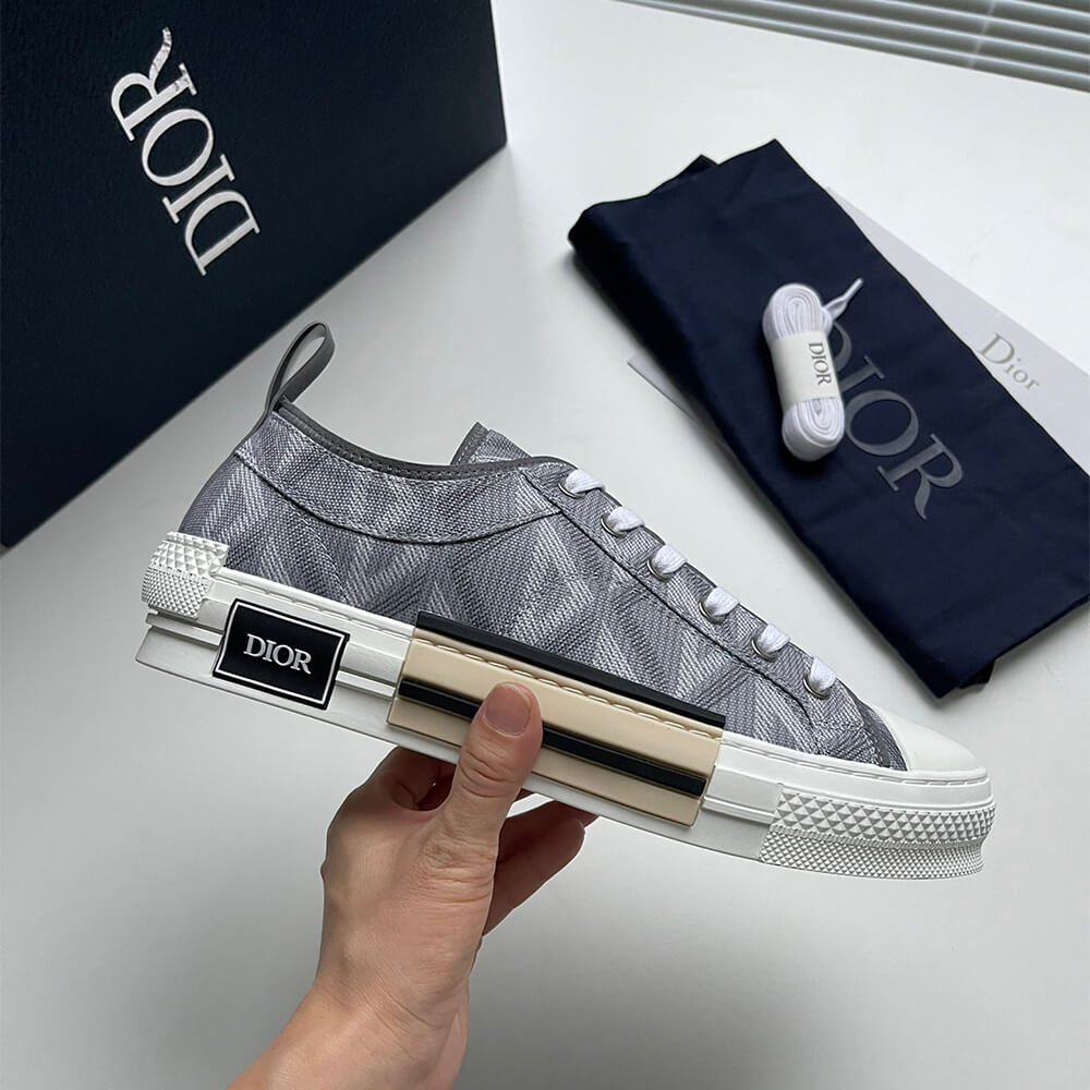 B23 LOW-TOP SNEAKER