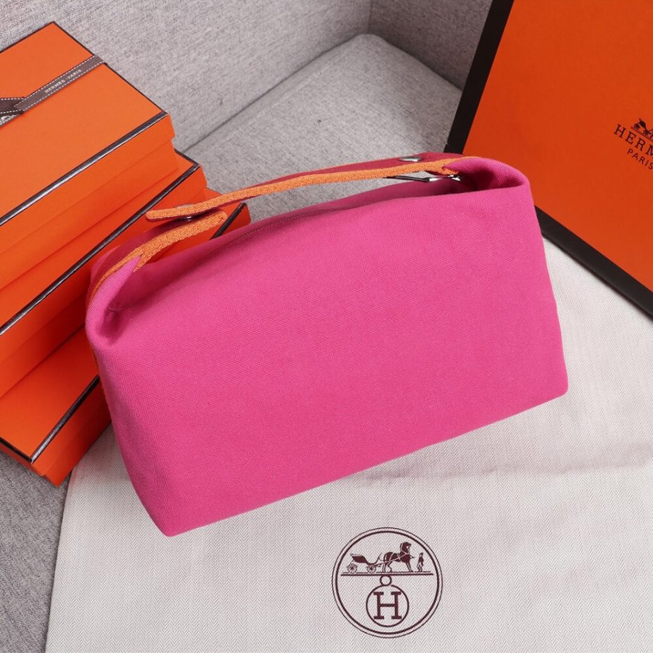 H**mes toiletery bag