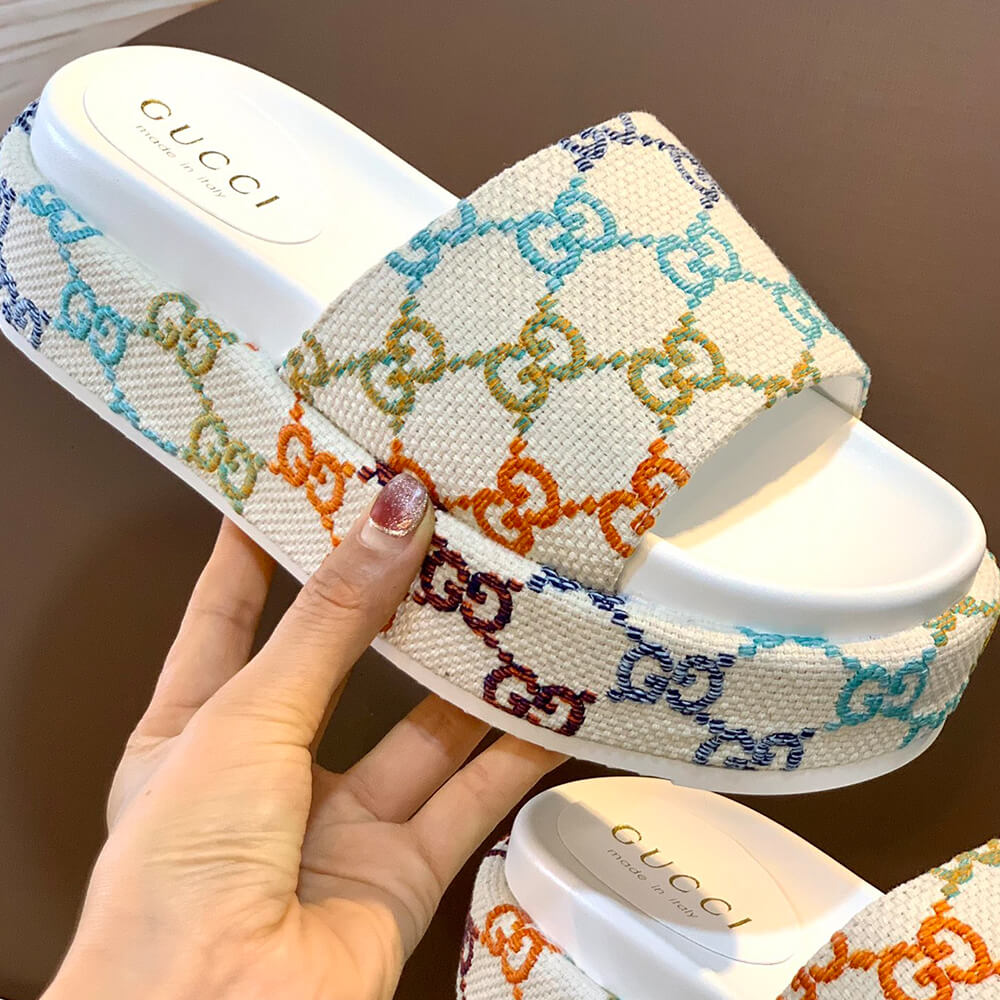 Women’s platform slide sandal