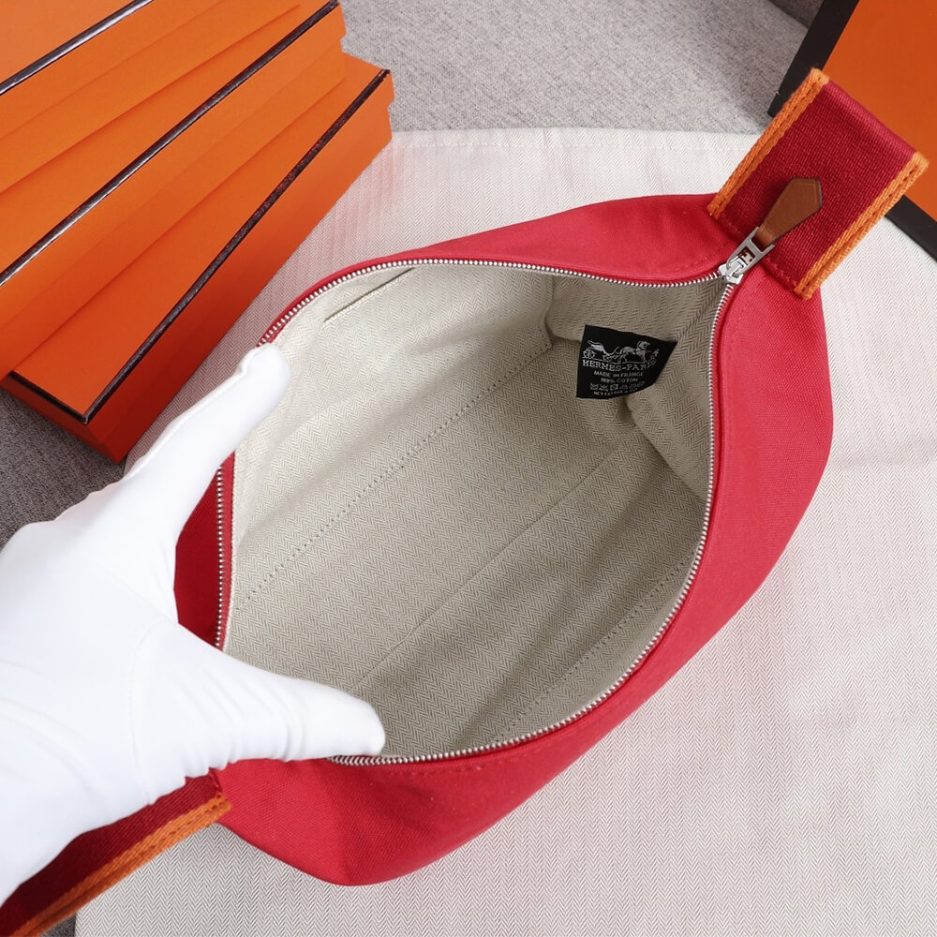 H**mes toiletery bag