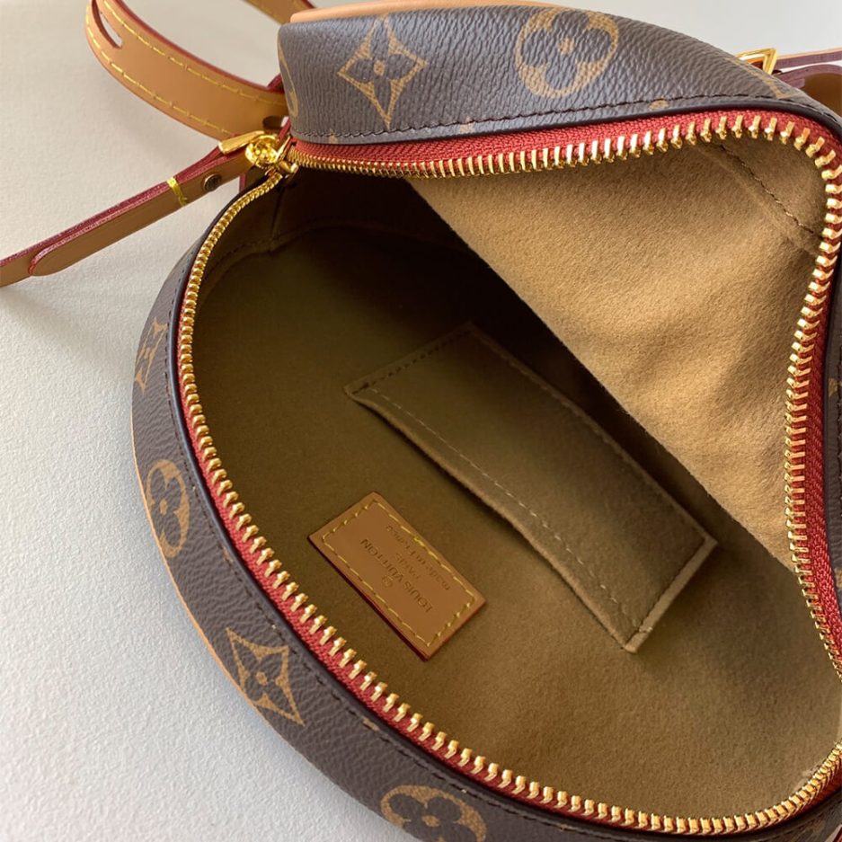 LV Boite Chapeau Souple MM