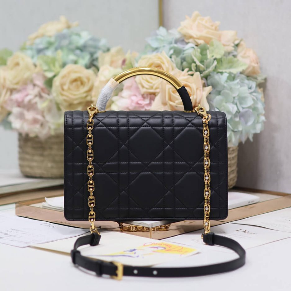 medium D*or ange bag
