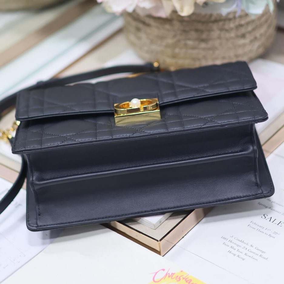 medium D*or ange bag