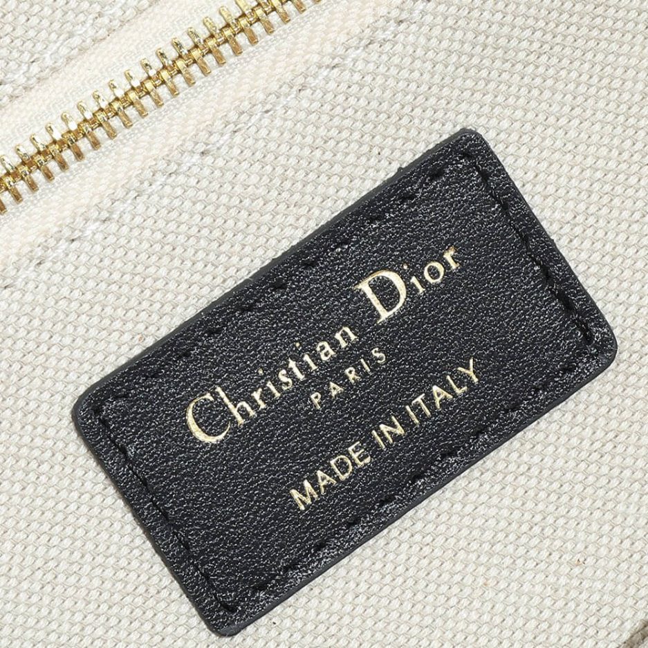 small D*or book tote