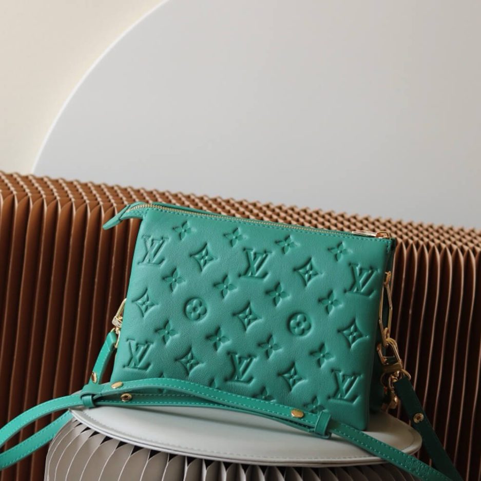 LV Coussin BB