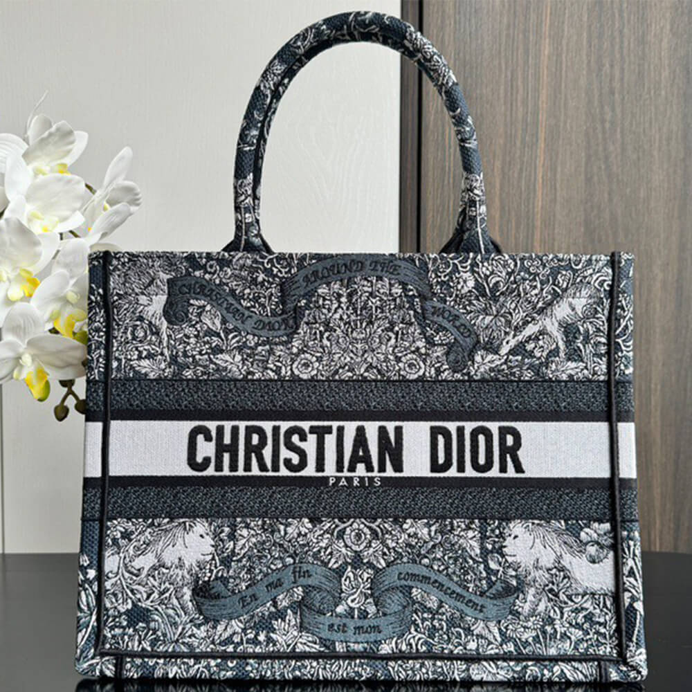 medium D*or book tote