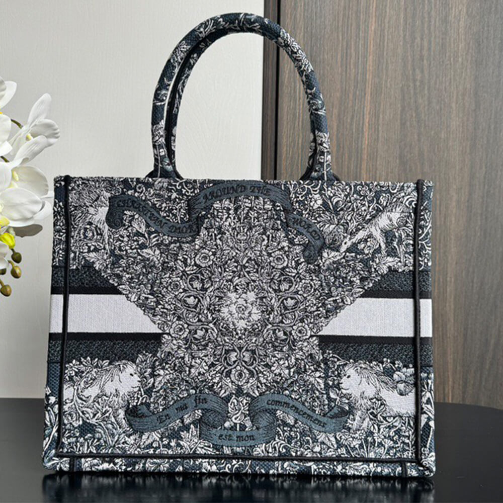 medium D*or book tote