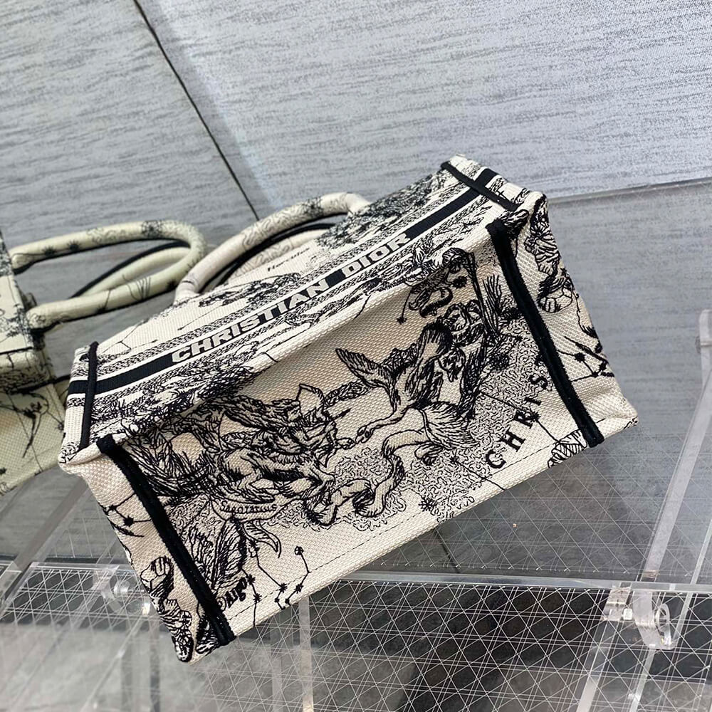 small D*or book tote